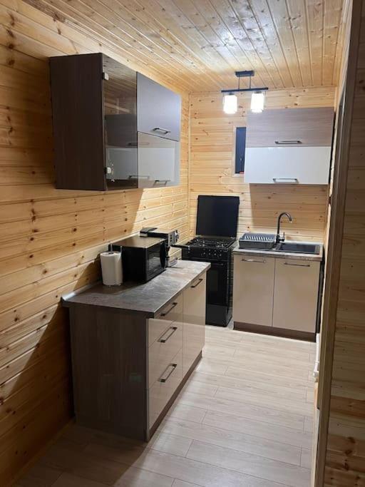 Cabana Laica, Romania Petrila Luaran gambar