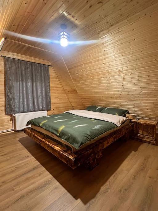 Cabana Laica, Romania Petrila Luaran gambar