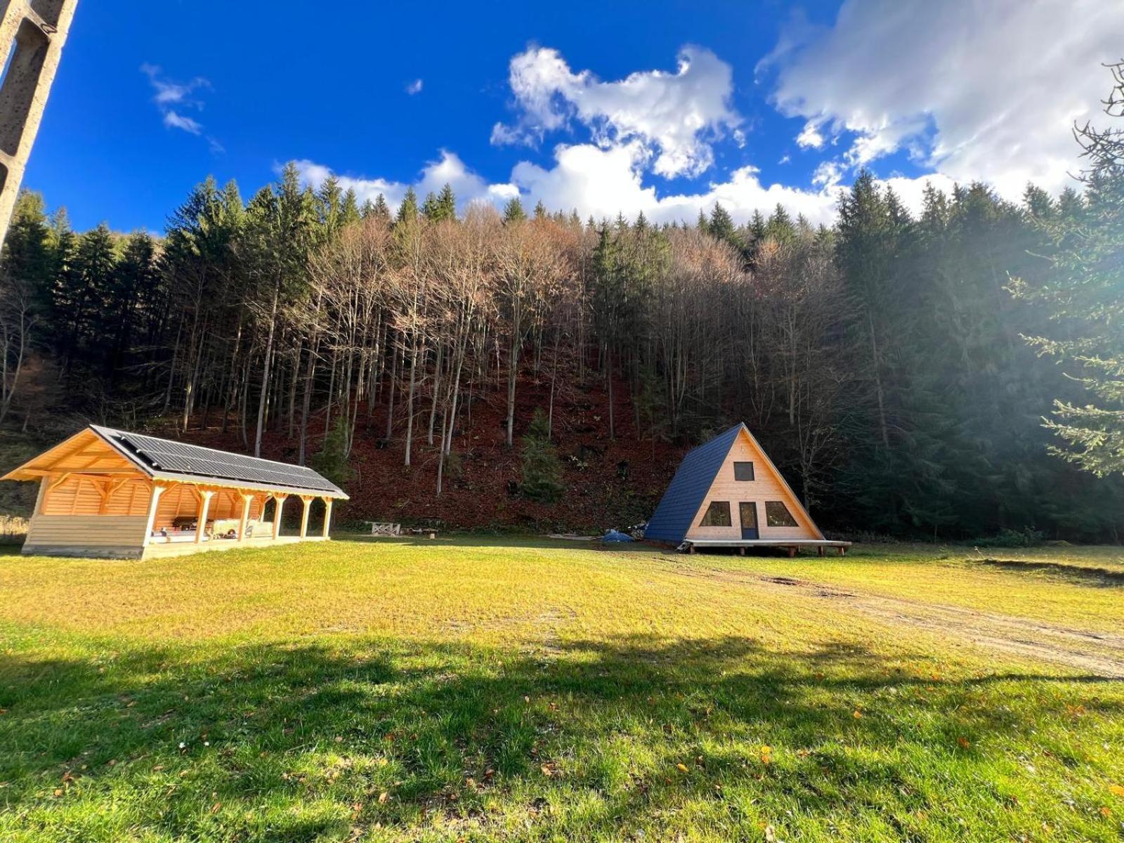 Cabana Laica, Romania Petrila Luaran gambar