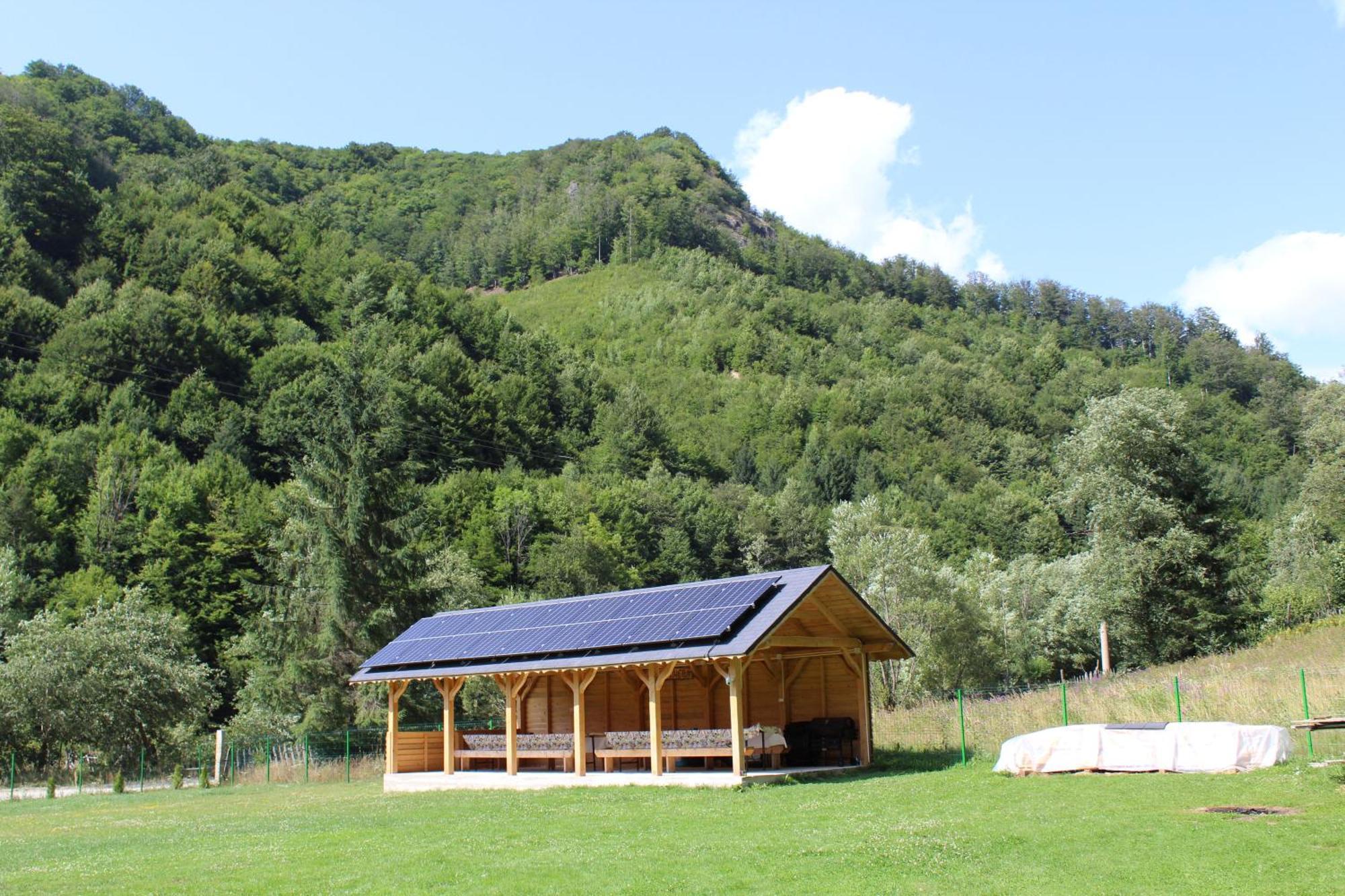Cabana Laica, Romania Petrila Luaran gambar