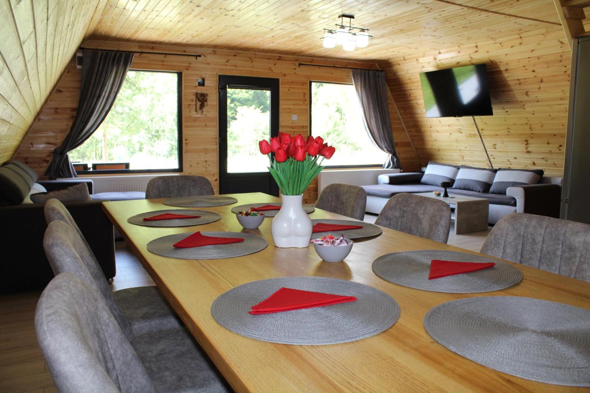Cabana Laica, Romania Petrila Luaran gambar