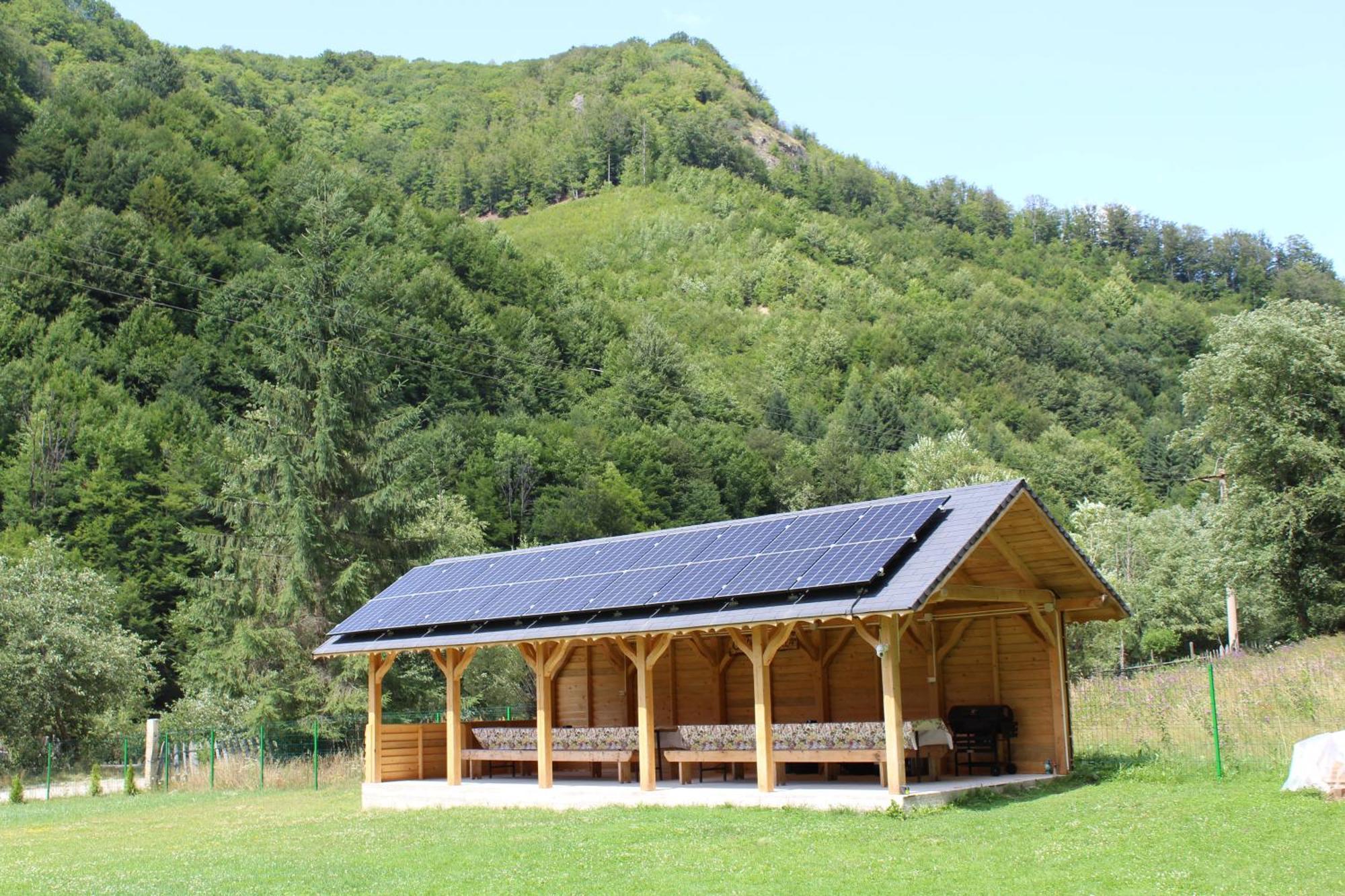Cabana Laica, Romania Petrila Luaran gambar