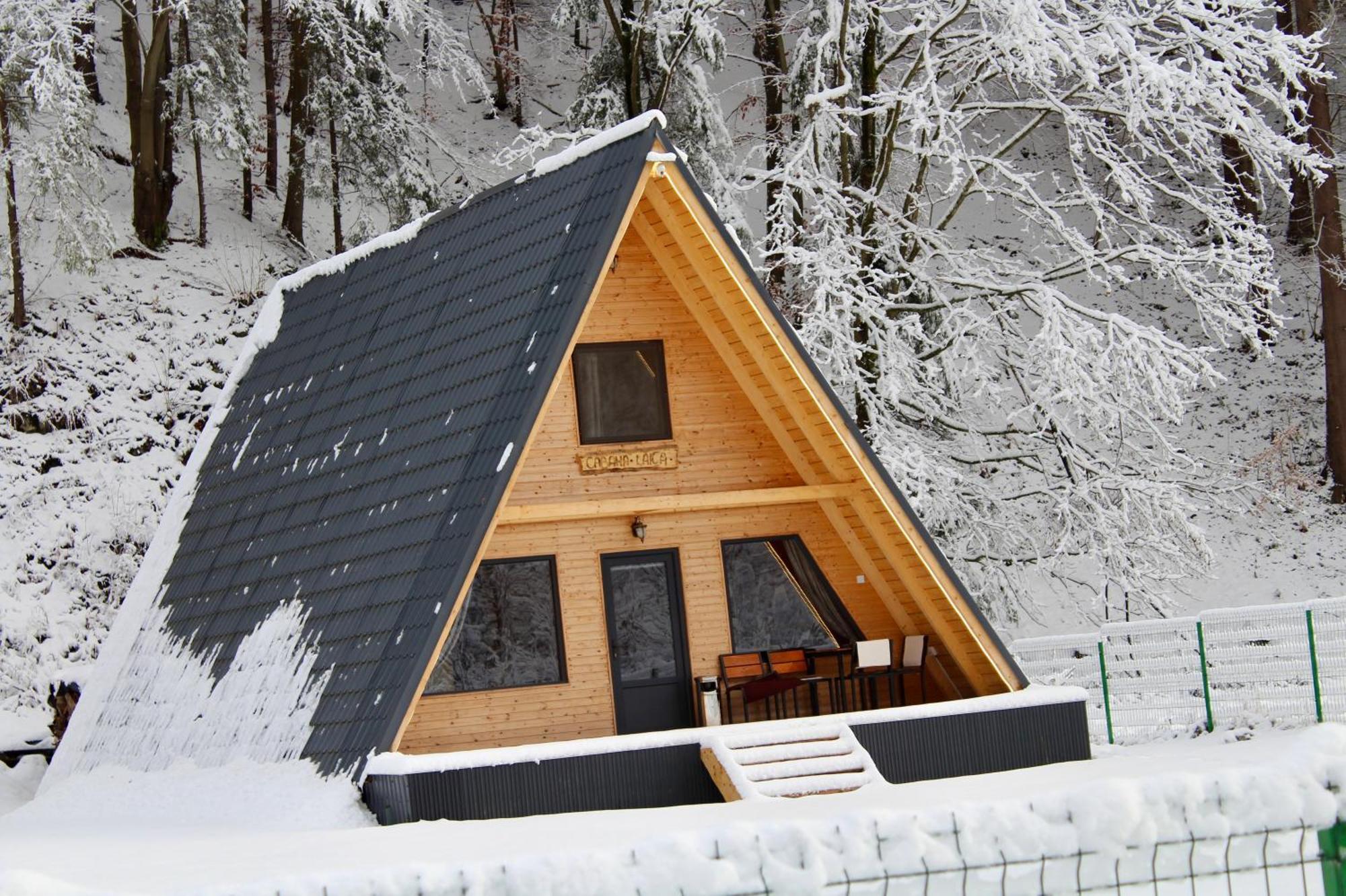 Cabana Laica, Romania Petrila Luaran gambar